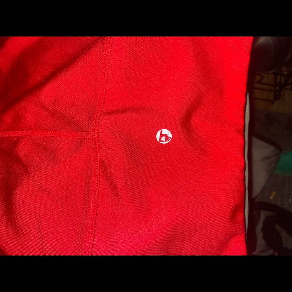 Lulu red leggings size M